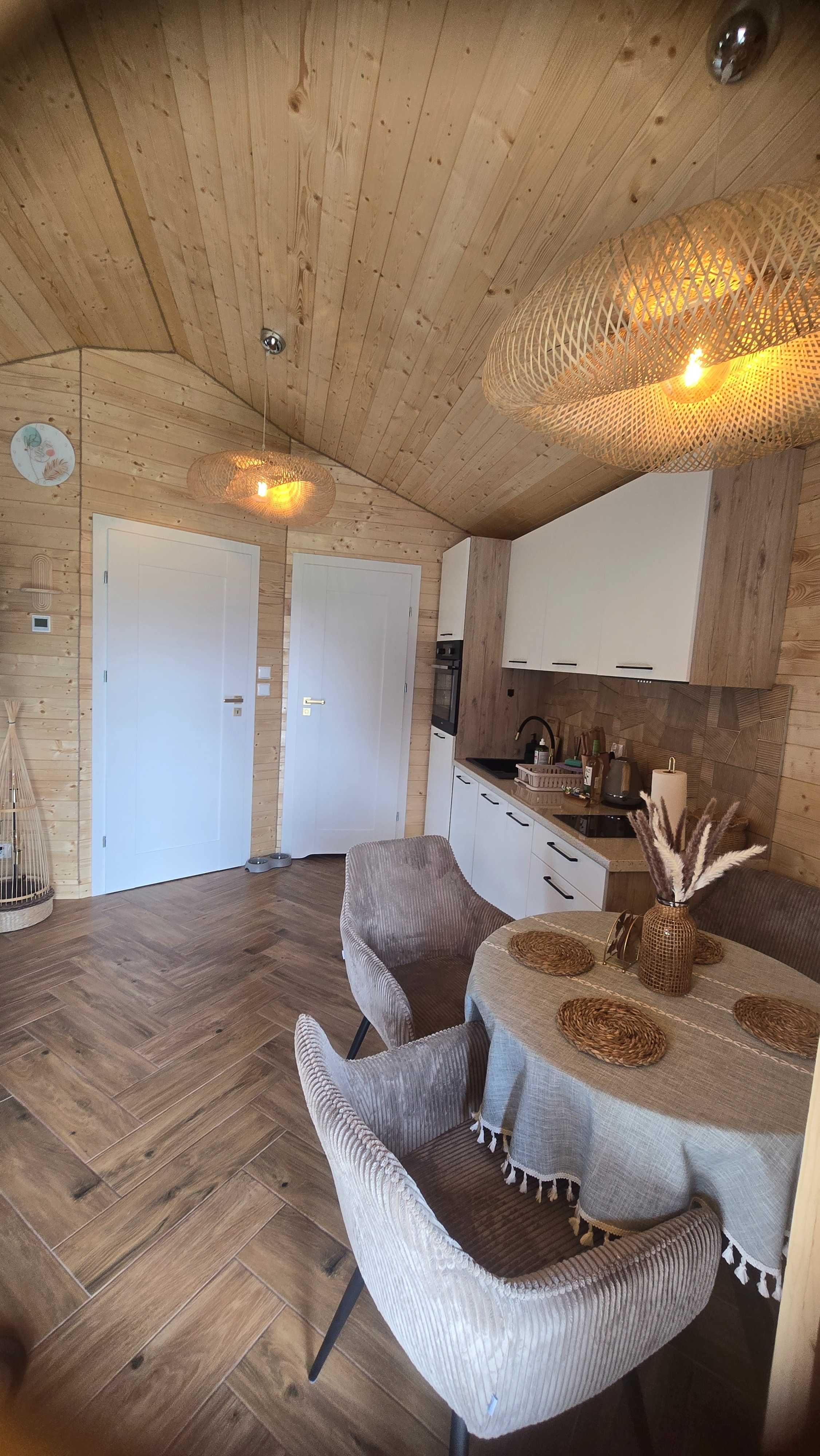 Caloroczny- Mały domeczek" na zielonej łące " w stylu boho- Nowęcin