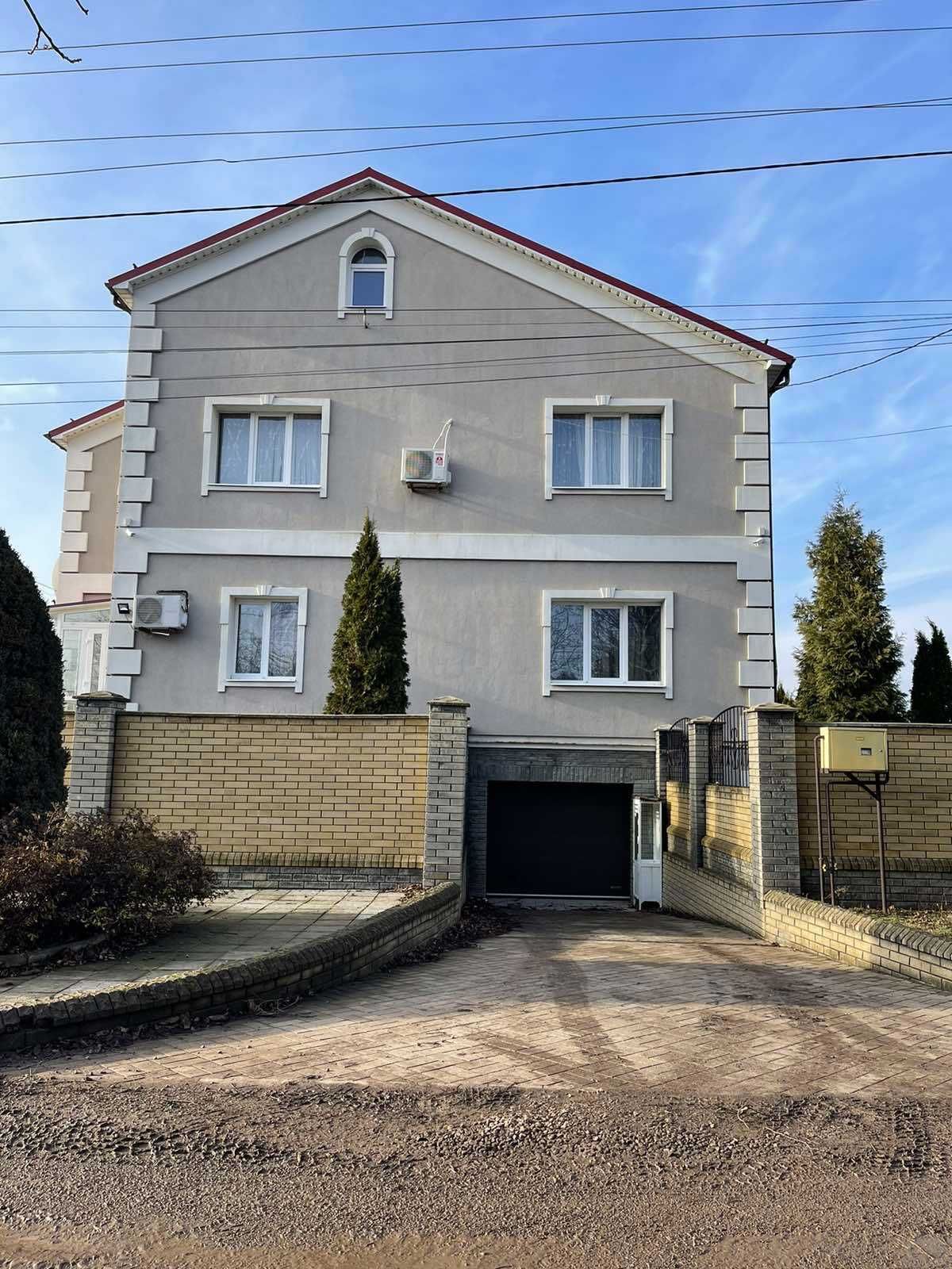 Продажа эксклюзивного 3х этажного дома 350 м2  в мрн.Артема (Мирный )