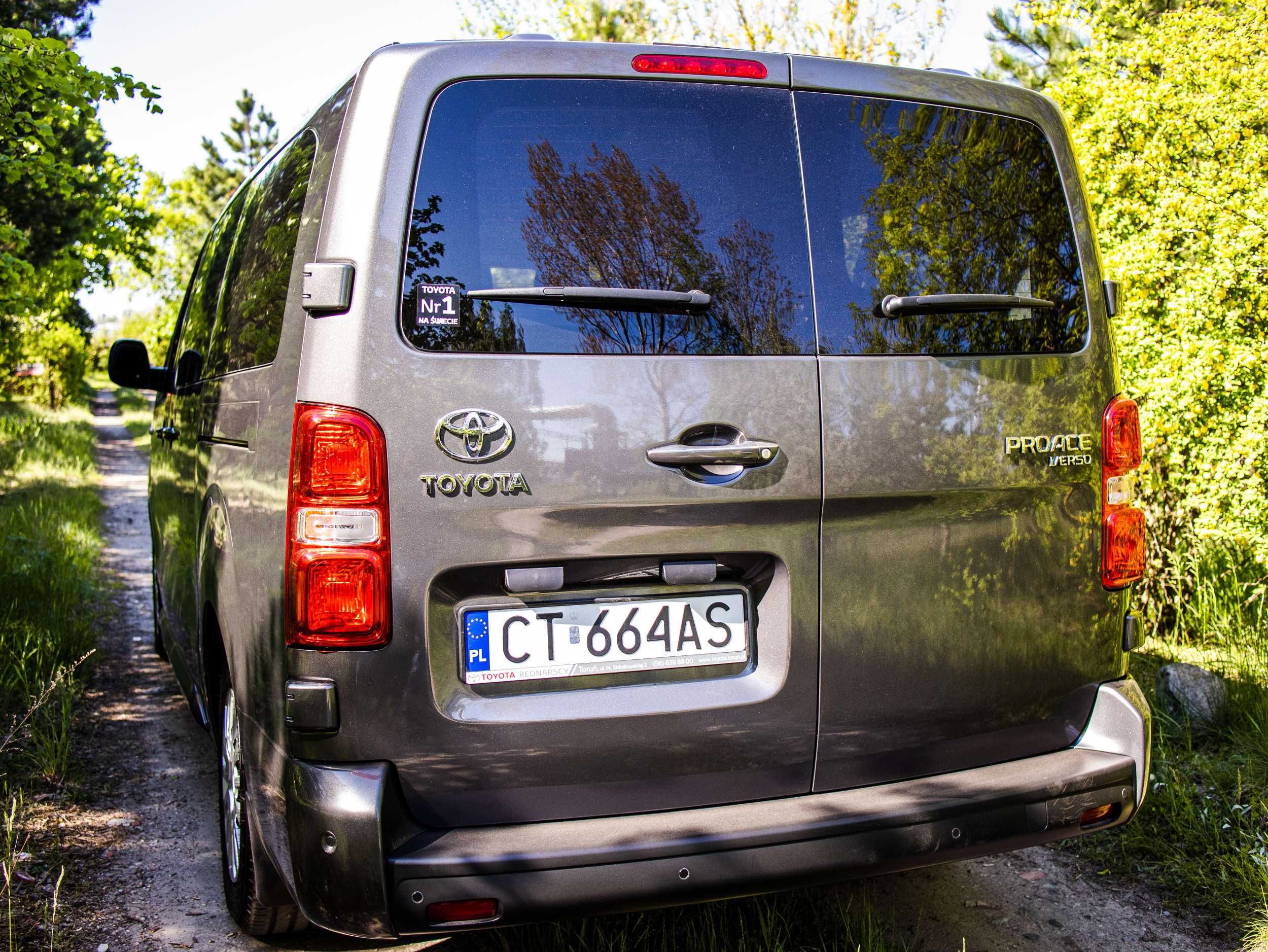 wynajem busa 9 bez kierowcy Toruń, Toyota Proace, wypożyczalnia