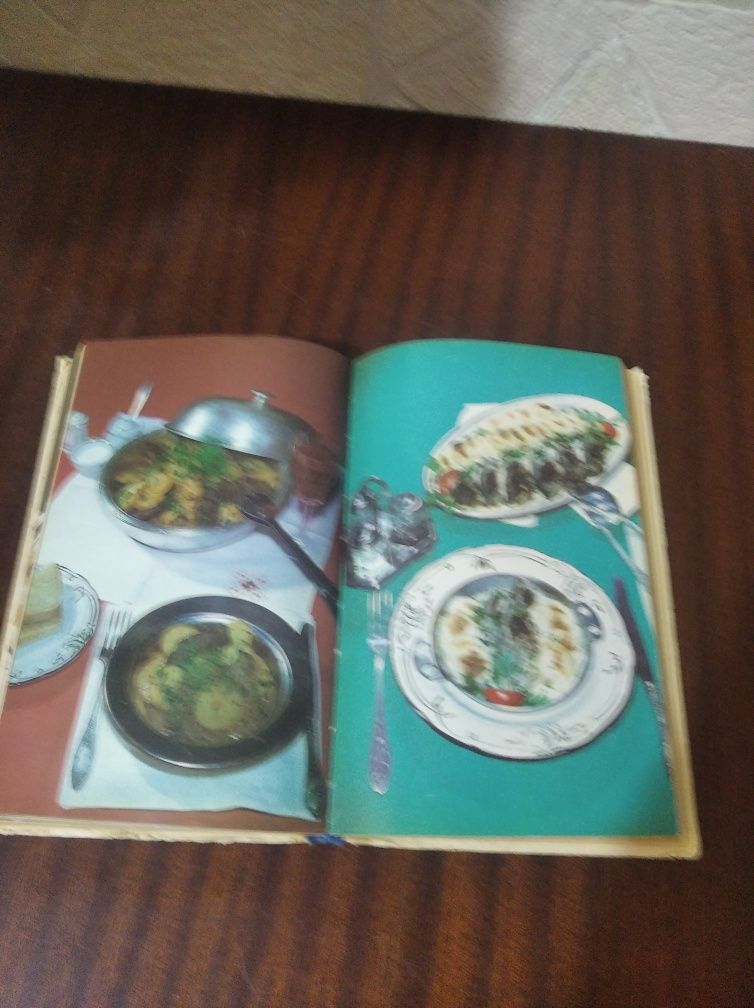 Книга по кулинарии.