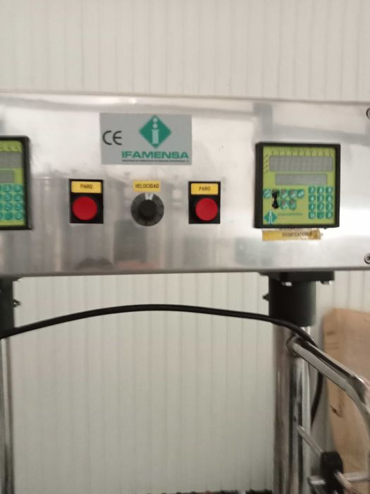 Equipamento de enchimento e rotulagem