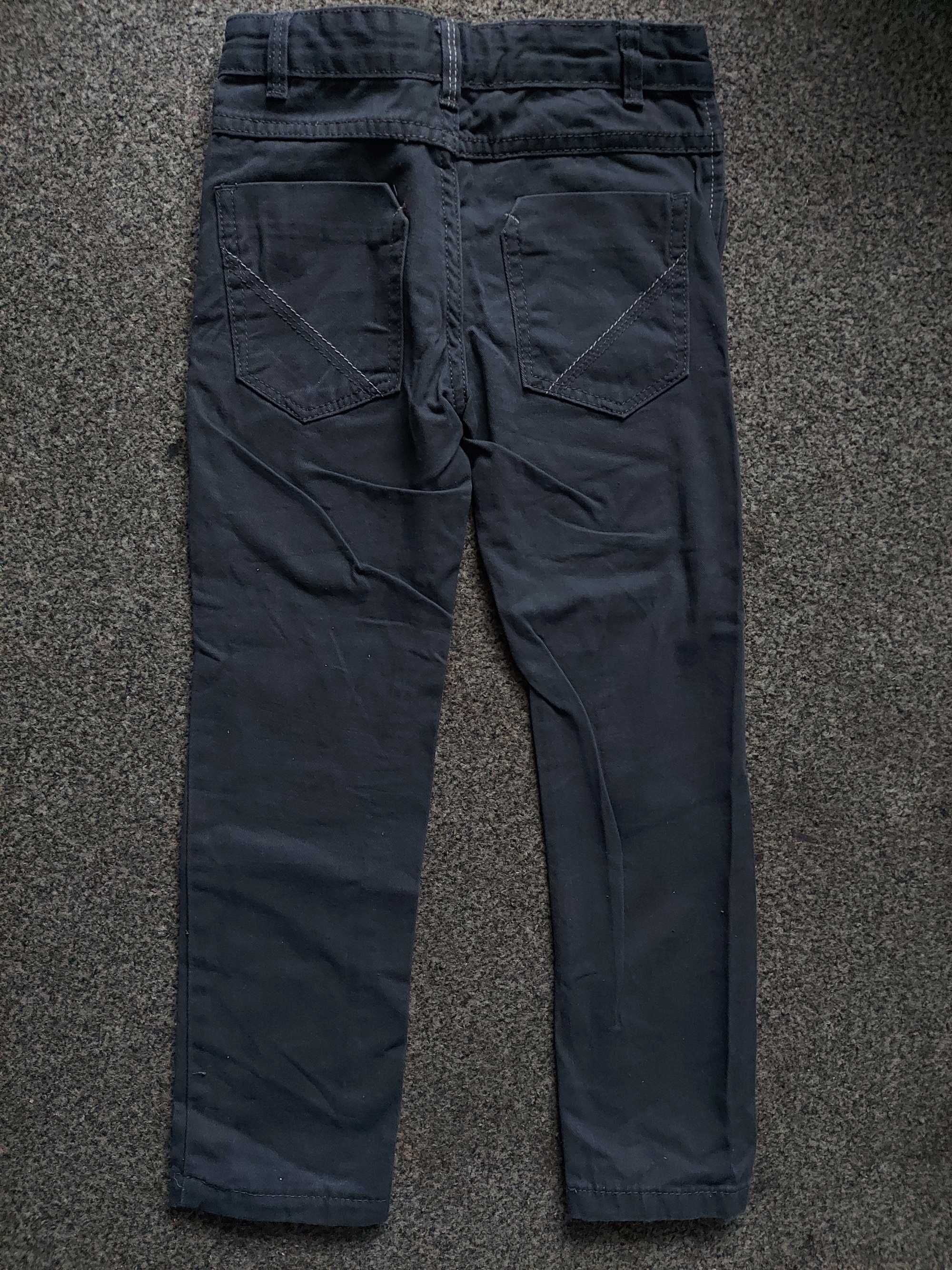 Eleganckie spodnie chłopięce r. 107-113