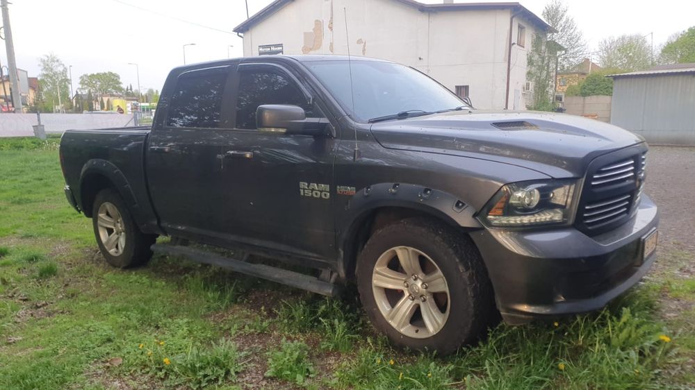 Dodge Ram Sport skóra 4x4 zamiana na motocykl wchodzi w grę