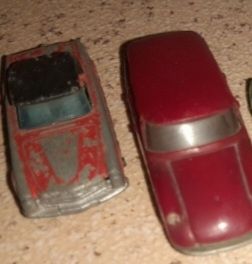 Lote 2 miniaturas (portes incluidos )