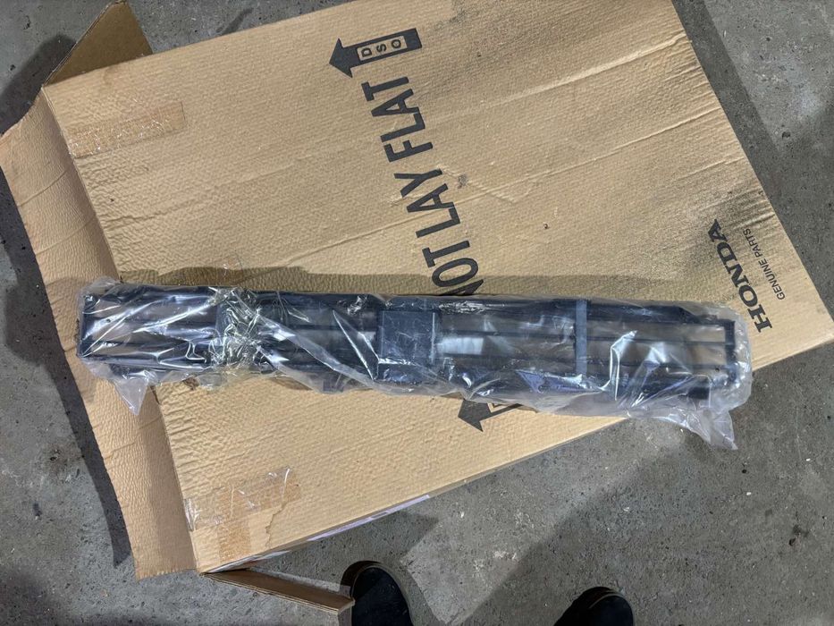 нові оригінальні нижні жалюзі BMW G32 640i 6GT