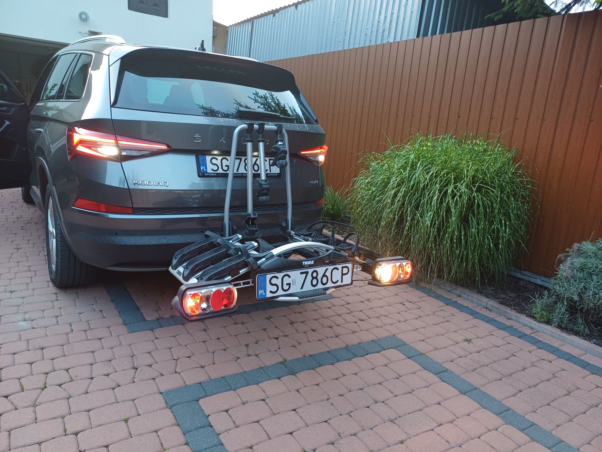 Wynajem bagażnik rowerowy na hak Thule G2 922