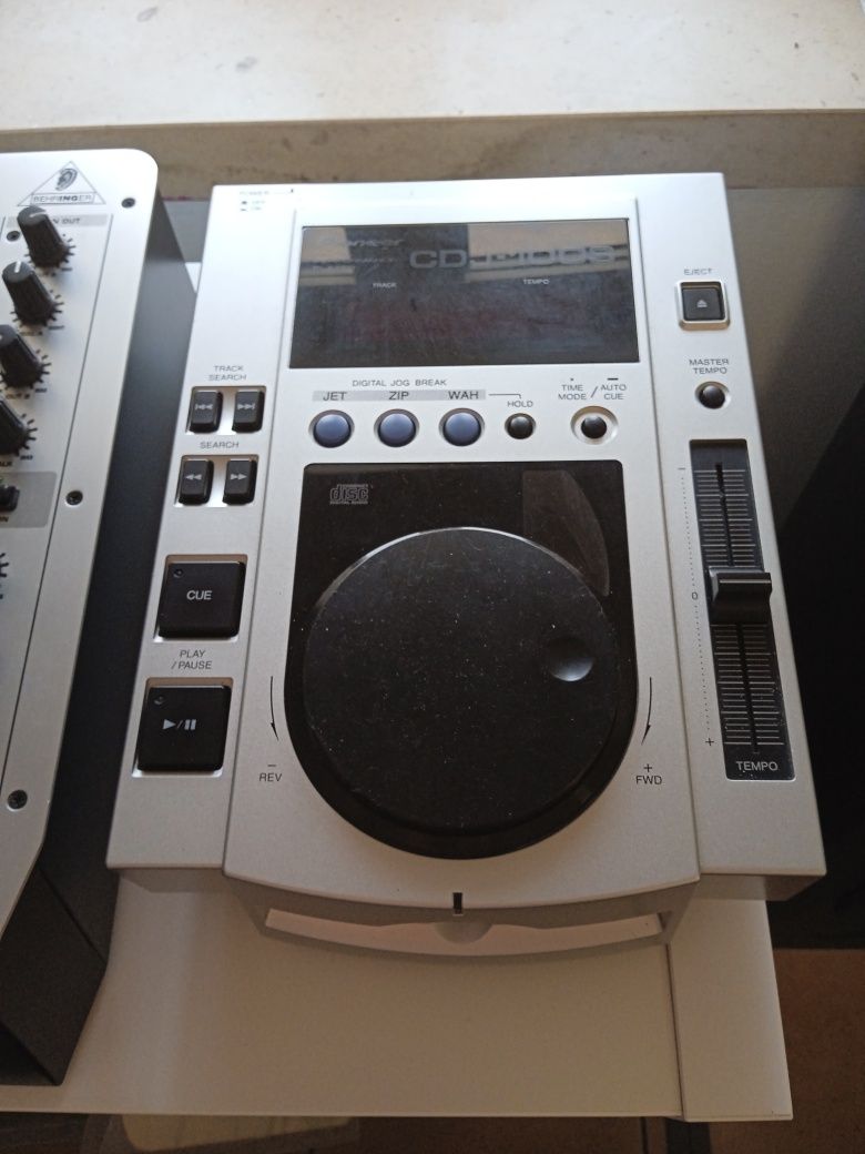 2 Pioneer CDJ100 + Mixer Behringer