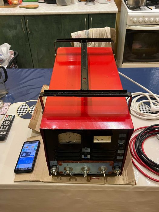 МОЩНОЕ ПУСКОЗАРЯДНОЕ: пуск 200А/заряд 10А, вес 25кг