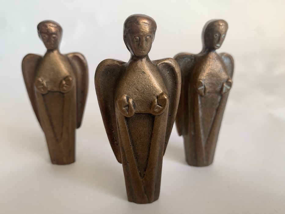 Stare figurki aniołków z brązu