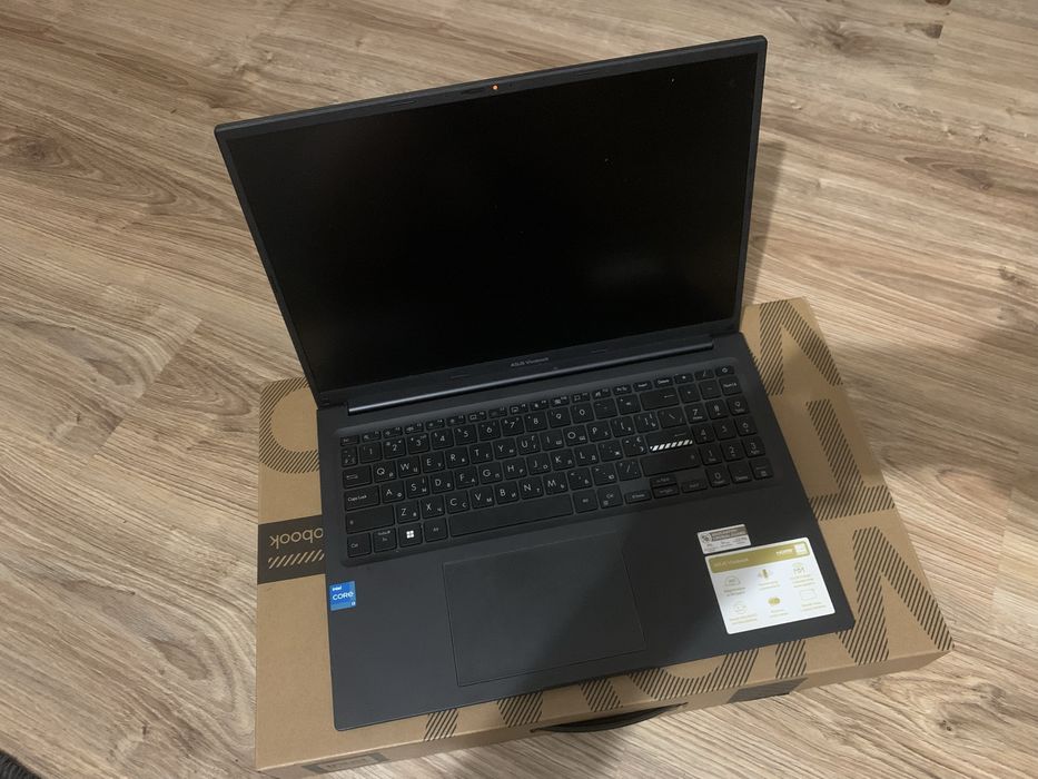 Asus vivobook майже новий
