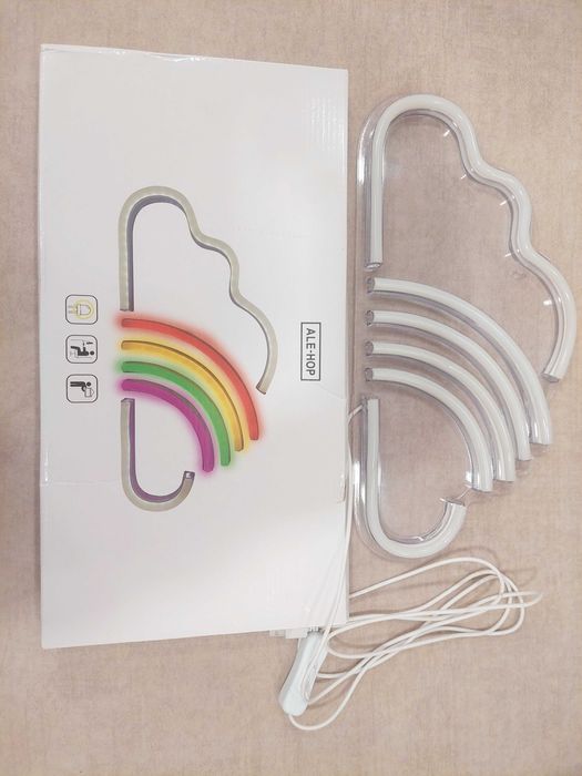 Led em forma de nuvem com arco iris