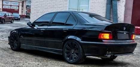 BMW E36 Ductail Spoiler CSL Sedan