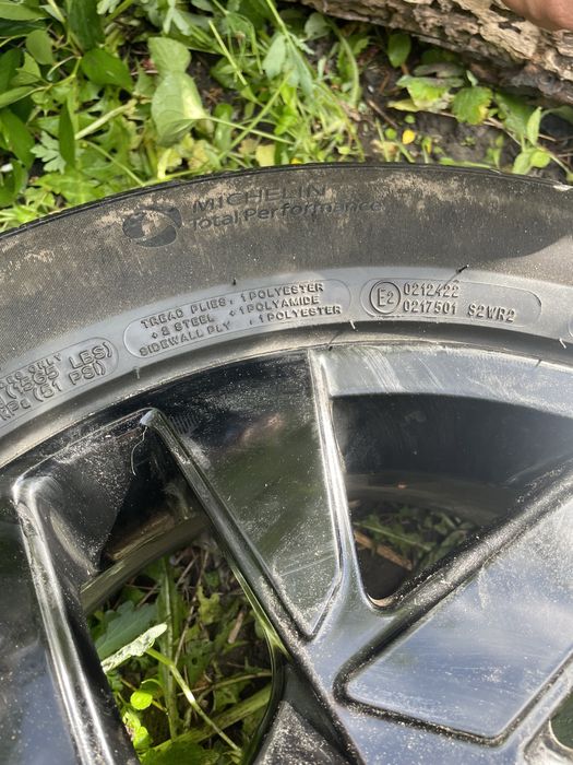 Продам два колеса 215/60 R17