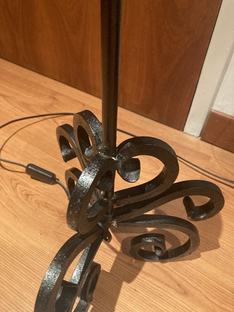 Candeeiro  em ferro forjado /outro de teto