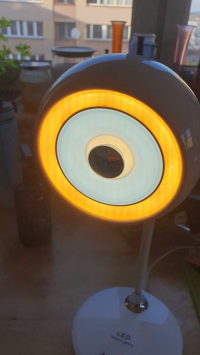 Lampa na biurko LED z regulacją światła
