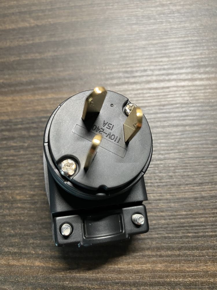 Продам штекер HiFi Audio Power Plug