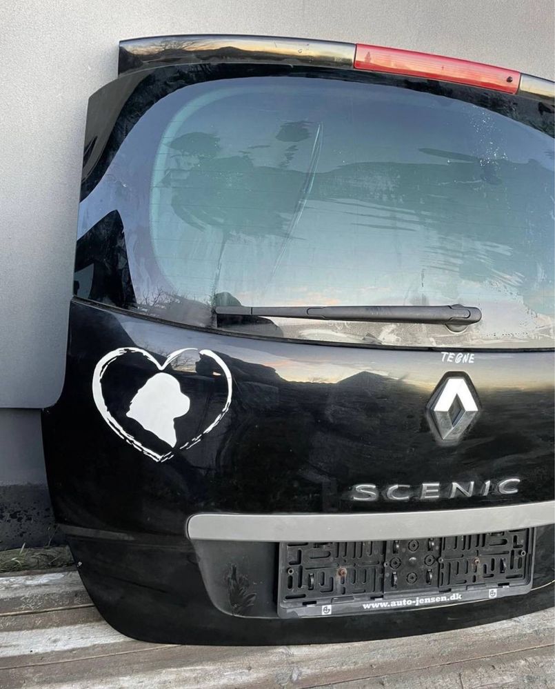 Ляда / Кришка багажника / Кляпа Renault Scenic 3 (2009-2015)