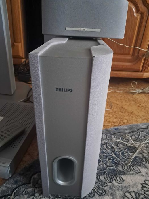 Zestaw kina domowego DVD
HTS3610/12 PHILIPS