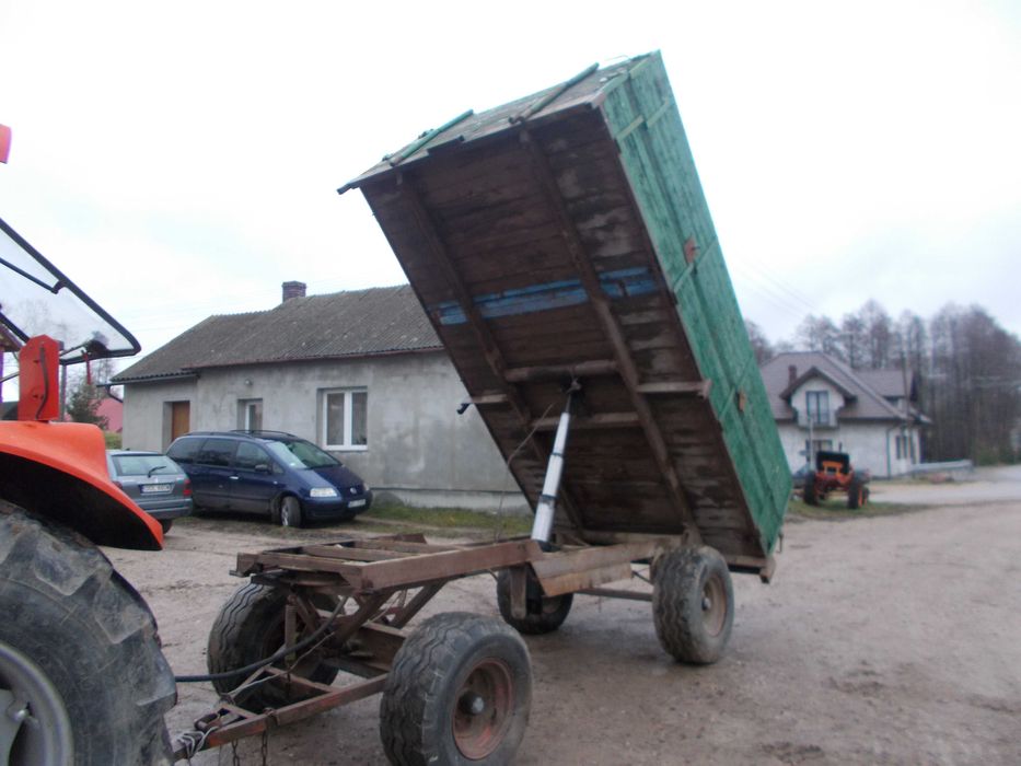 Przyczepa dwuosiowa wywrotka