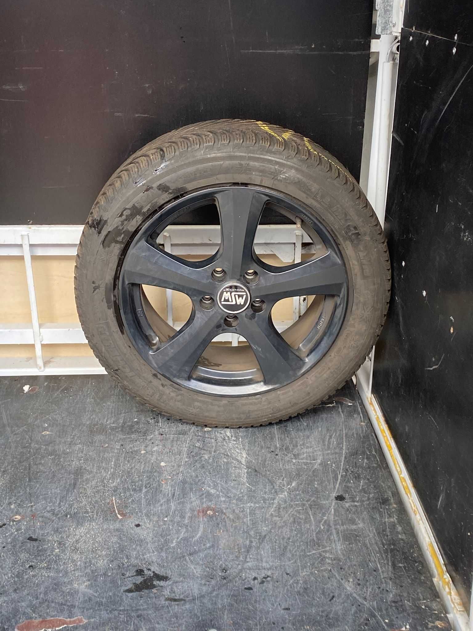 Koła zimowe felgi czarne + opony Michelin MSW OZ 225/50 R17 4szt Audi