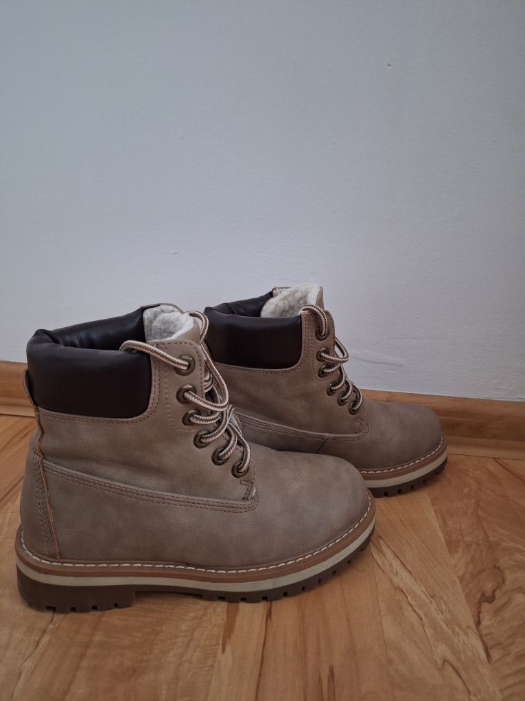 Buty zimowe rozmiar 35 stan idealny jak nowe