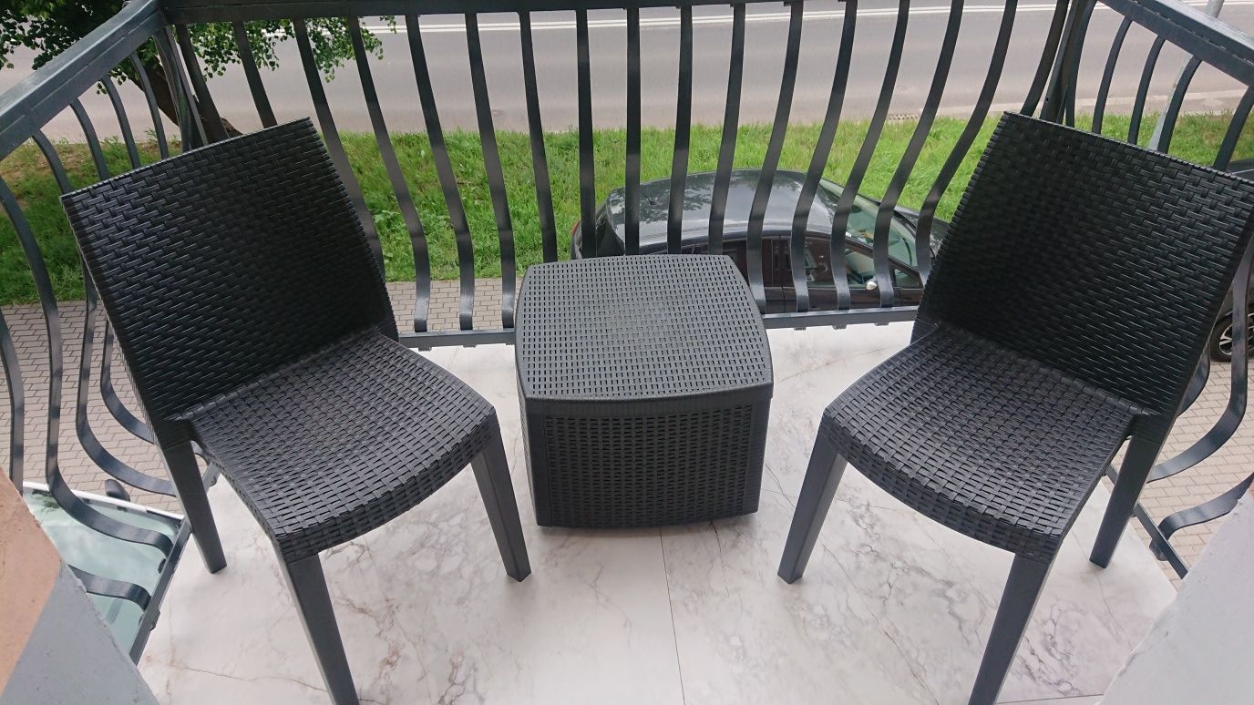 Komplet mebli balkonowych na taras.