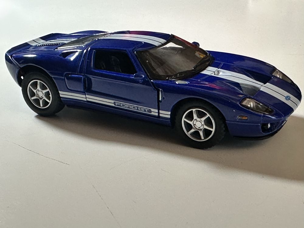 Carro Miniatura Ford 2006 GT