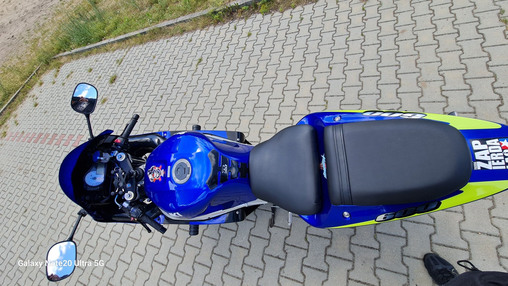 Suzuki gsxr 600 k1