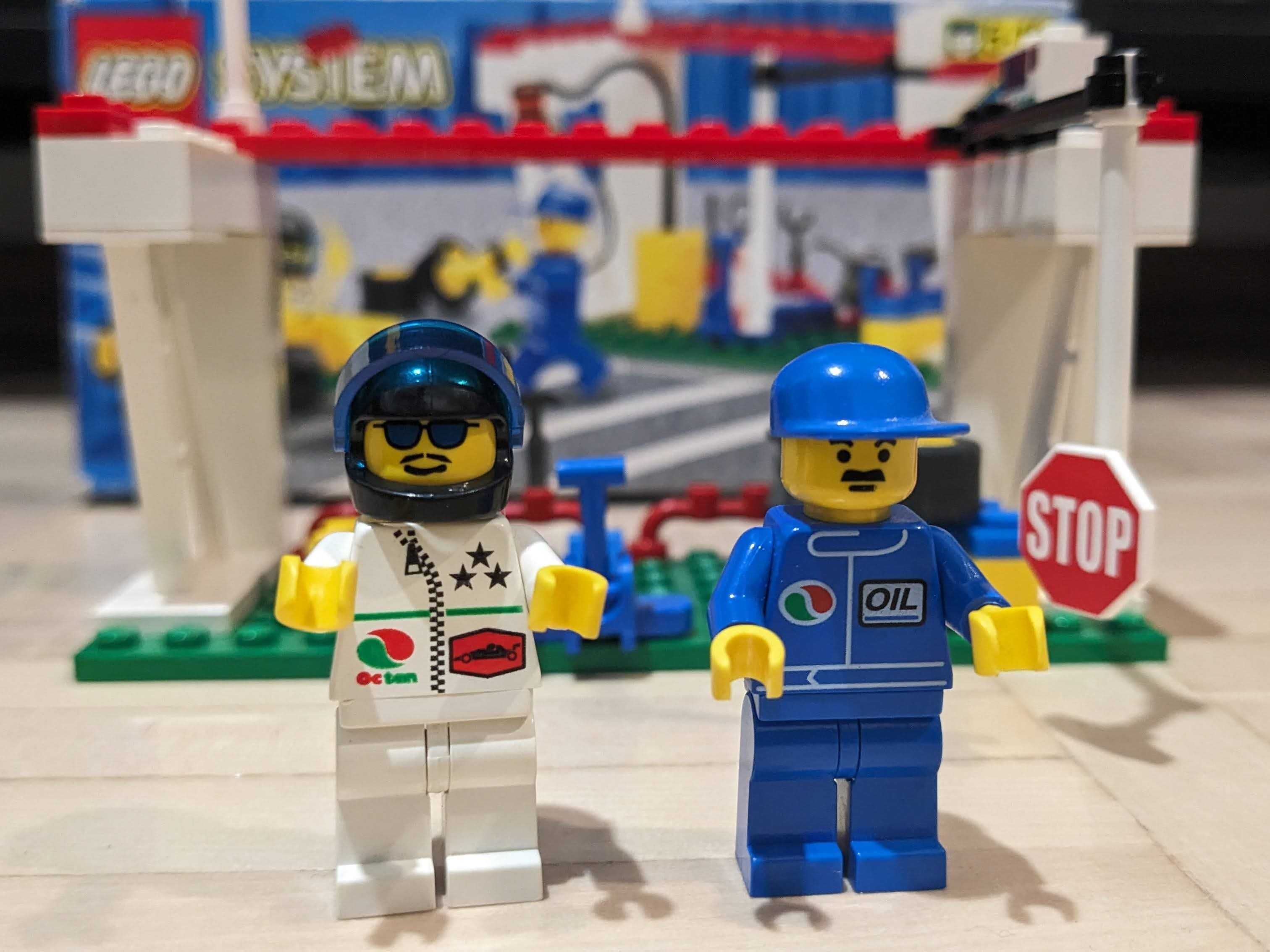 LEGO Town: Punkt serwisowy wyścigówek (6467)