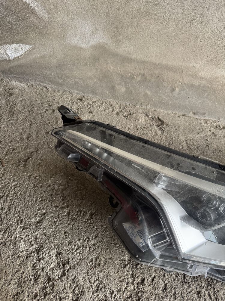 Farol esquerdo toyota C-HR