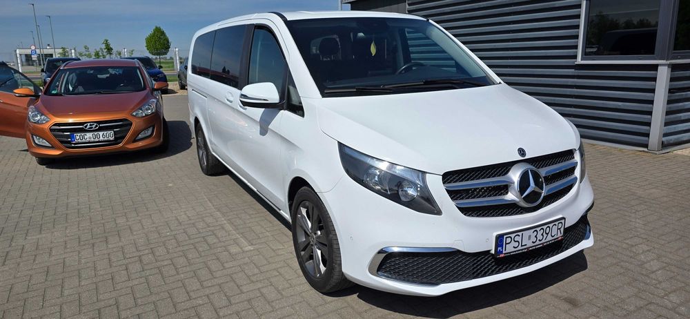 Przewóz do 7 osób Mercedes V-klasa, wynajem auta do ślubu BMW seria 7
