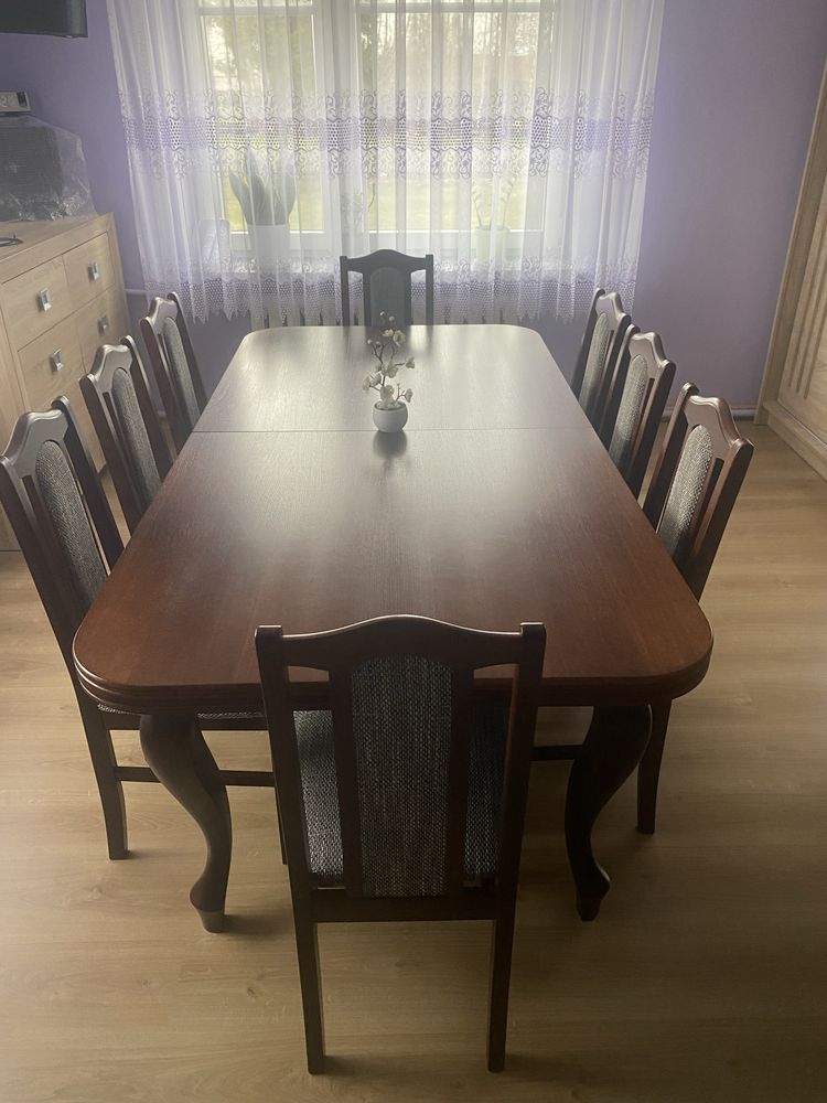 Stół duży z 8 krzeslami