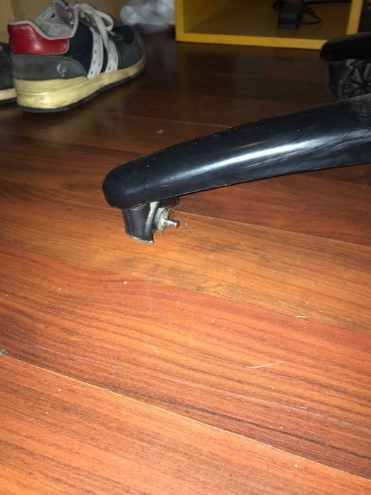 Cadeira Gaming Alpha Gamer - Funcional com sinais de uso