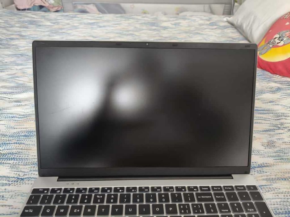 Portátil KuTech 15.6” NOVO | 16 GB RAM | 256 GB SSD | Windows 11 Pro