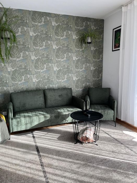 Prawie nowa kompaktowa zielona retro kanapa Renka