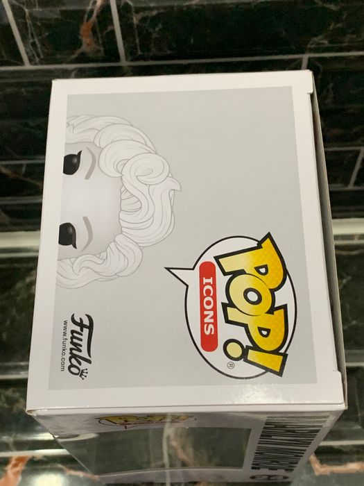 Funko Pop! Marilyn Monroe 24 Entertainment Earth Exclusive