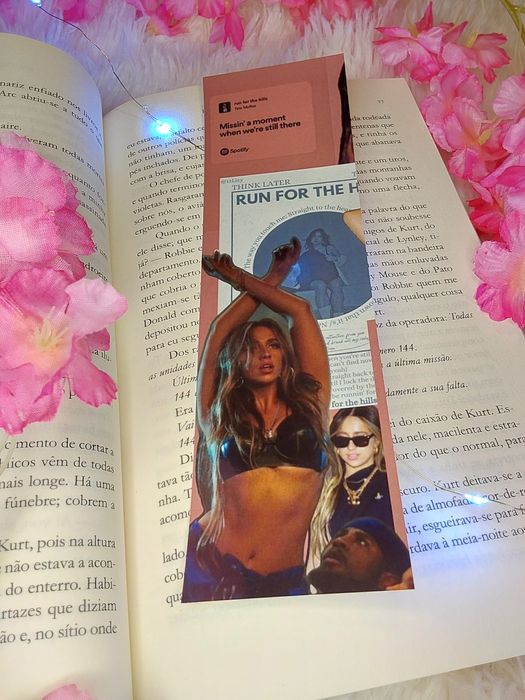 Tate Mcrae bookmark