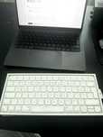 Magic Keyboard – stan bardzo dobry, z oryginalnym pudełkiem