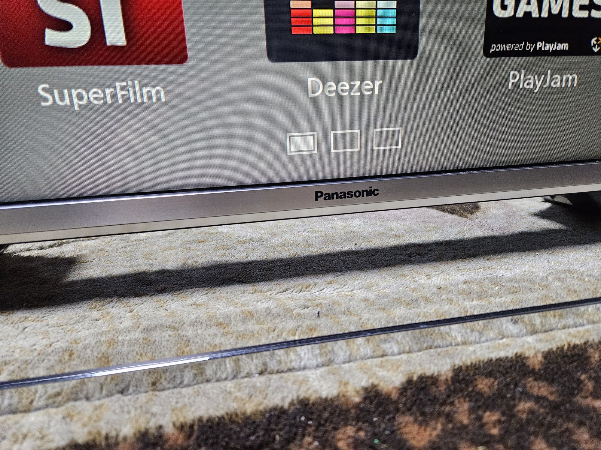 Panasonic 47 smart tv wifi YouTube Netflix