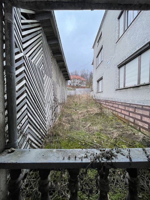 Продається двоповерховий будинок