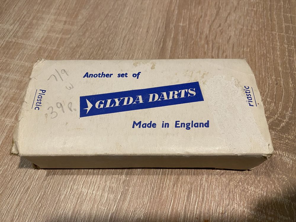 Zestaw rzutek vintage glyda darts . Made in England