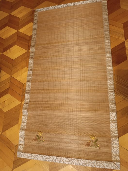 Бамбуковый коврик с тканевой окантовкой