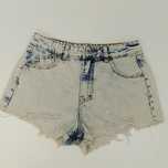 Джинсовые шорты от бренда PULL & BEAR
