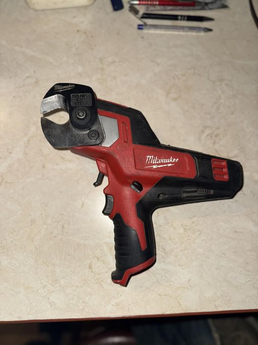 Obcinak do kabli milwaukee M12 CC