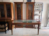 Colunas, Mesa e Cadeira