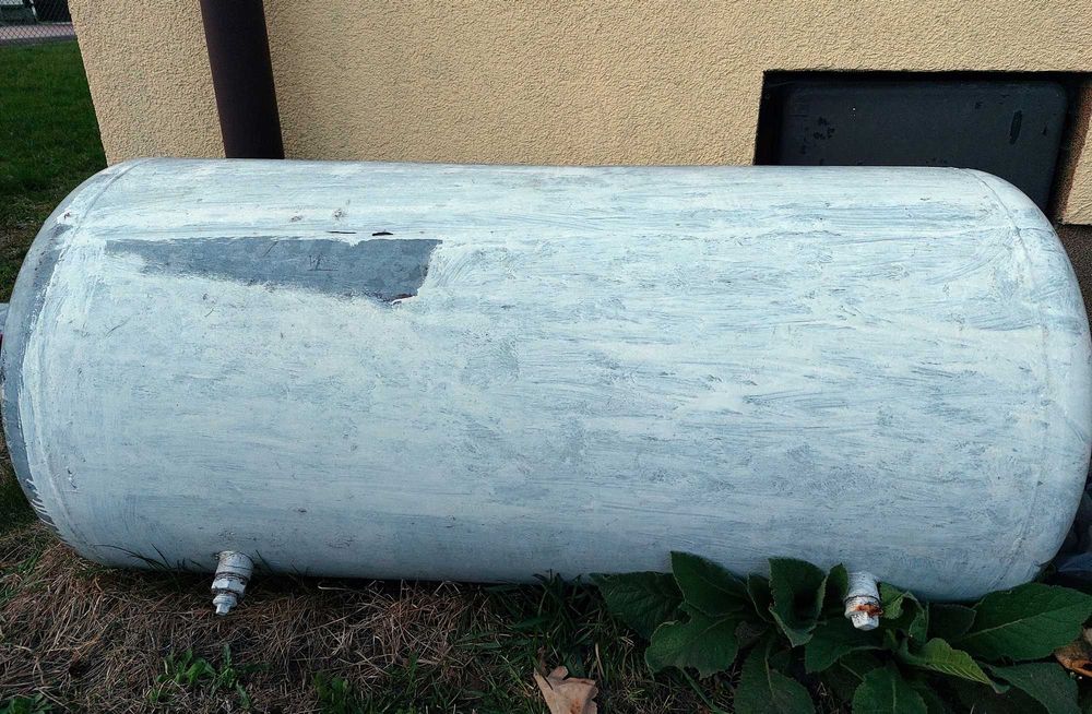 Zbiornik na wodę ocynkowany 250L