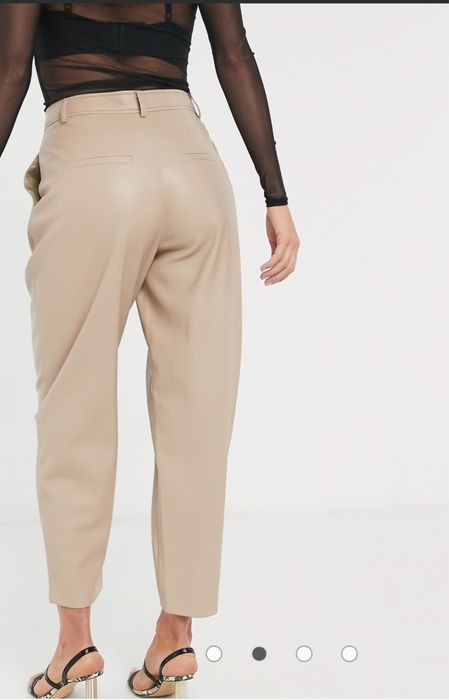 Mango шкіряні бежеві слоучі брюки штани