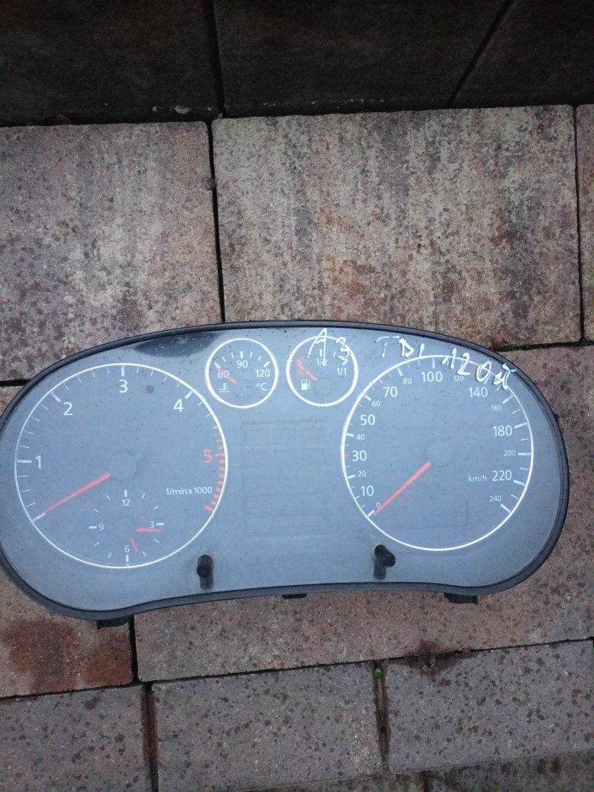 Licznik audi a3 8l TDI 8l0.919860B chrom