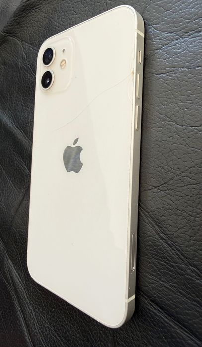 Vendo iPhone 12 (64GB)
