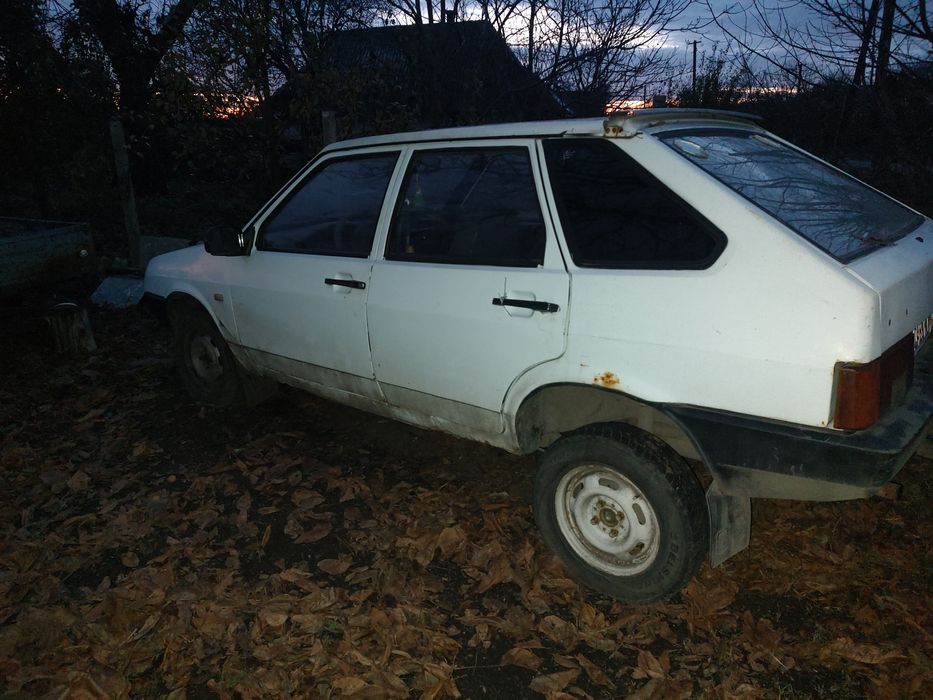 Продам ваз 2109. Машина на ходу.